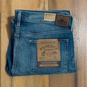 Faherty Jeans 36
Slim, straight leg 
Pacific wash